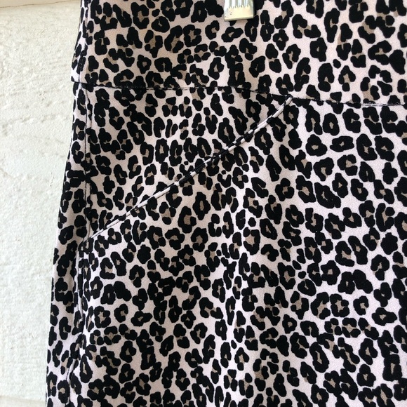 New with Tags! Chico's Travelers Collection Cheetah Charm Crepe Stretch Pant - Picture 13 of 15